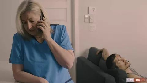 Je préfère le cul du fils de ma petite amie – Marco Biancci & Ryan Valarta