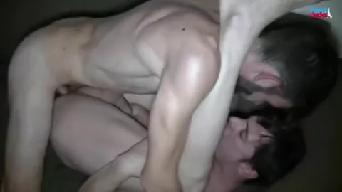 Jeune mec français baisé comme une salope