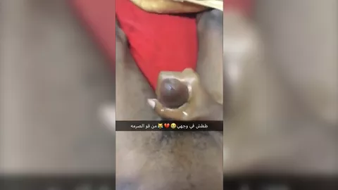 Pedazo de corrida — árabe se cubre el pecho