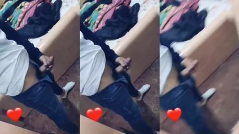 Joven árabe se pajea