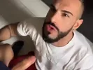 Rebeu prende una sborra in bocca