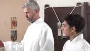 Garçon de choral *b*s* par le curé – Carter Ford & Father Oaks