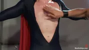 Session d’edging pour super-héros