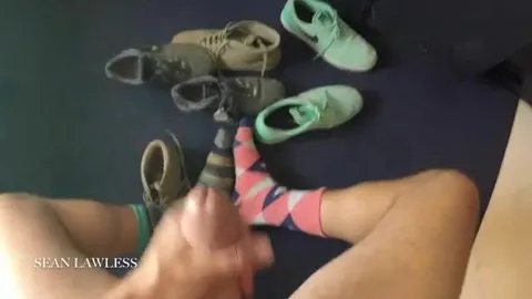 2-Meter-Mann mit großem Schwanz zum Melken