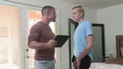 Surpris à se branler sur son beau père – Ryan Evans & Jesse Zeppelin