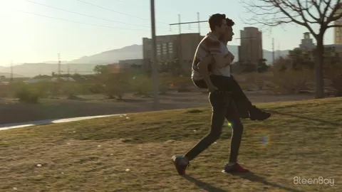 Tensions sexuelles – Caleb Gray & Jace Myers