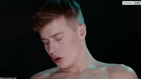 A questo giovane piace farsi scopare — Alan Colter & Adrian Bennet