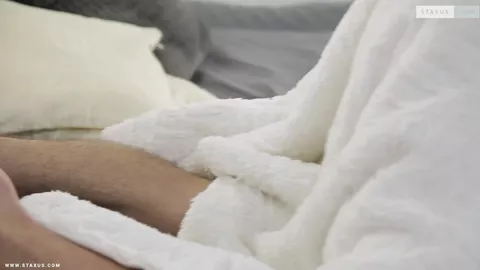 Despertar cachondo — Tyler Ross y Ron Negba