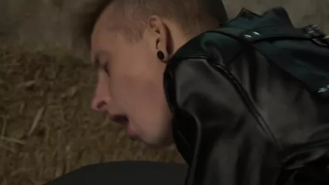 Giovane imbavagliato scopato — gioco di sottomissione consenziente