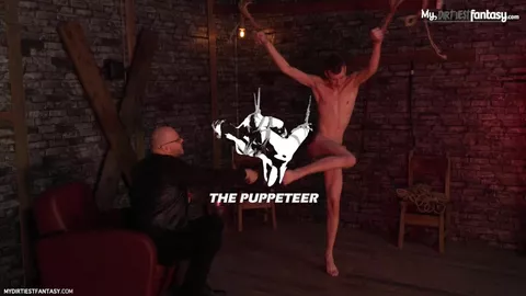 Junger Twink aufgehängt, Loch gedehnt