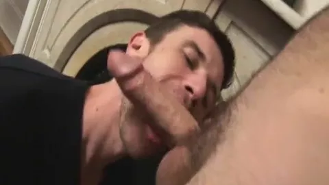 Un tragaleche recibe su recompensa