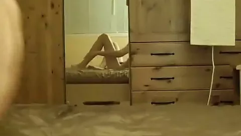 Ragazzo mangia la propria sborra