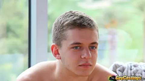 JH tímido de 19 años en casting porno