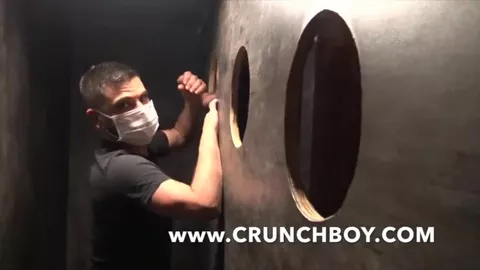 Confinado en los gloryholes durante el coronavirus