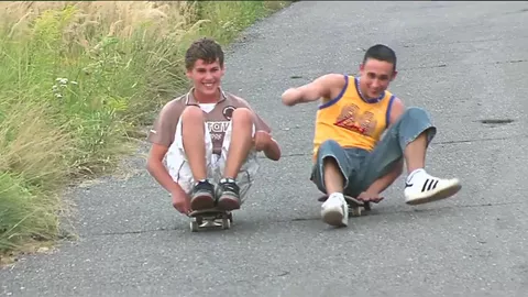 Gran sesso bareback all’aperto tra JH gay