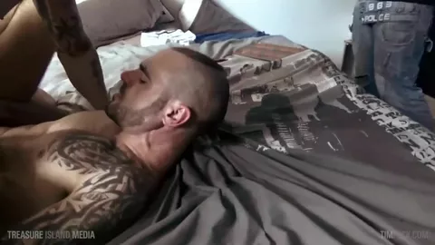 Issac Jones tem o cu entupido de porra