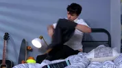 Surpris à se masturber avec un gode — Harley Xavier & Asher Day