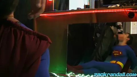Superman sottomesso al cazzo