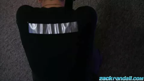 Superman unterwirft sich dem Schwanz