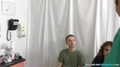 Lycéens baisent dans l'infirmerie