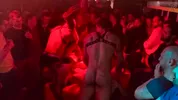 Show de orgía en un club gay