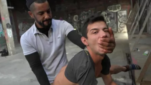 Tahar devasta il buco di un twink arrapato