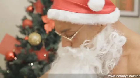 Jeune mec gâté pour son noel
