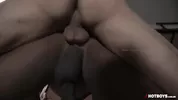 Black passif enculé par son co-détenu