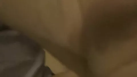 Un minet de GrindR m'éjaculation sur le visage