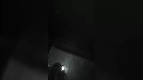 J'avale du sperme au Glory Hole - Grosse bite et jus délicieux