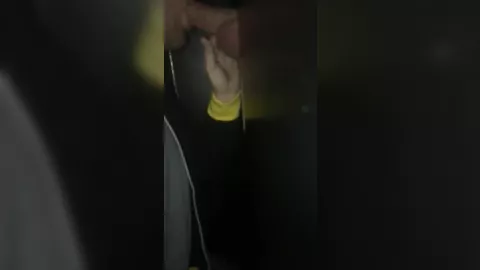 J'avale du sperme au Glory Hole - Grosse bite et jus délicieux