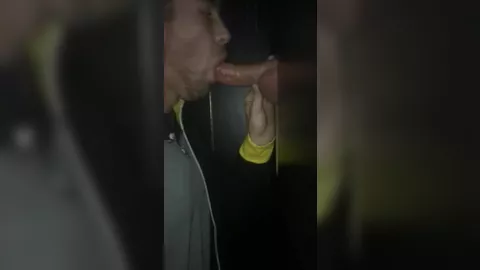 J'avale du sperme au Glory Hole - Grosse bite et jus délicieux