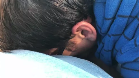 Le chupo la polla al conductor de Uber por un viaje gratis