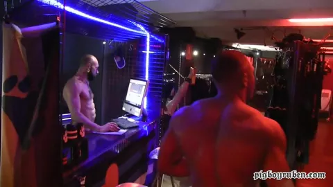 Detonado por um pau enorme — Gianni Maggio & Santi Konnor