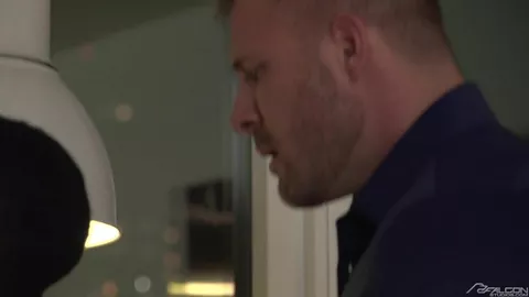 Blond sodomisé par un black – Alam Wernik & Parker Payne