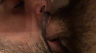 Al servicio de dos pollas españolas