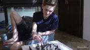 Schach-Verlierer wird gefickt — Spencer Locke & Riley Finch