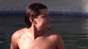 Er wird vor seiner Freundin von einem Typen gefickt