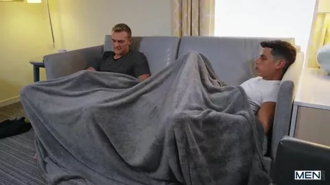 Délire entre amis devant un porno — Kaleb Stryker & Lance Weber