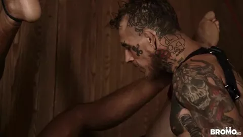 Bo Sinn cuida de um cu oferecido