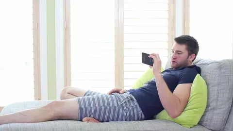 Me ajuda a descarregar — Derek Sky & Abel Archer