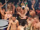 Méga touze en boite gay (GuysGoCrazy)