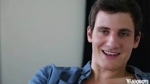 Caleb gioca col suo Fleshjack