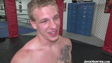 Leçon de MMA vire au plan sexe — octogone sexuel