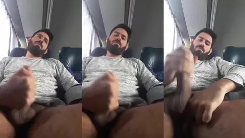 Bello barbuto viene sull’autobus