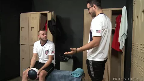 Défonce dans les vestiaires après un match de foot