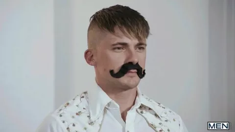 La guardia di sicurezza — Jake Porter & Trevor Laster