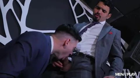 Le DJ du club gay baisé par le boss – Jean Franko baise Lukas Daken