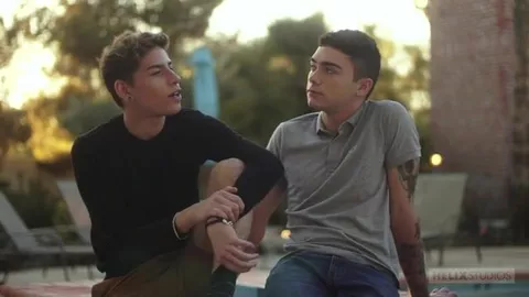 Ashtin Bates disfruta del culito apretado de Aiden Garcia – Bareback