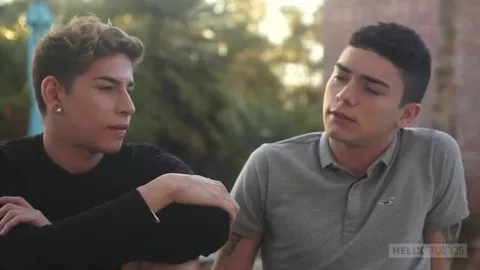Ashtin Bates disfruta del culito apretado de Aiden Garcia – Bareback
